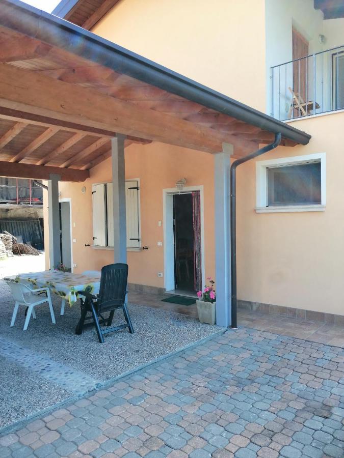 Cascina Legnago Trilocale A 6 Chilometri Da Salo' Apartment Villanuova sul clisi Ngoại thất bức ảnh