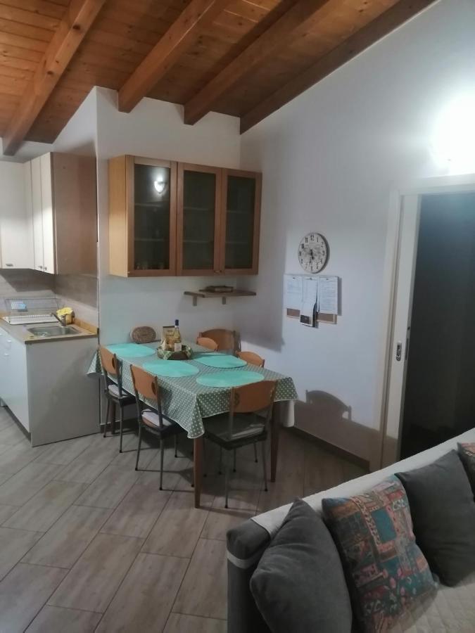 Cascina Legnago Trilocale A 6 Chilometri Da Salo' Apartment Villanuova sul clisi Ngoại thất bức ảnh