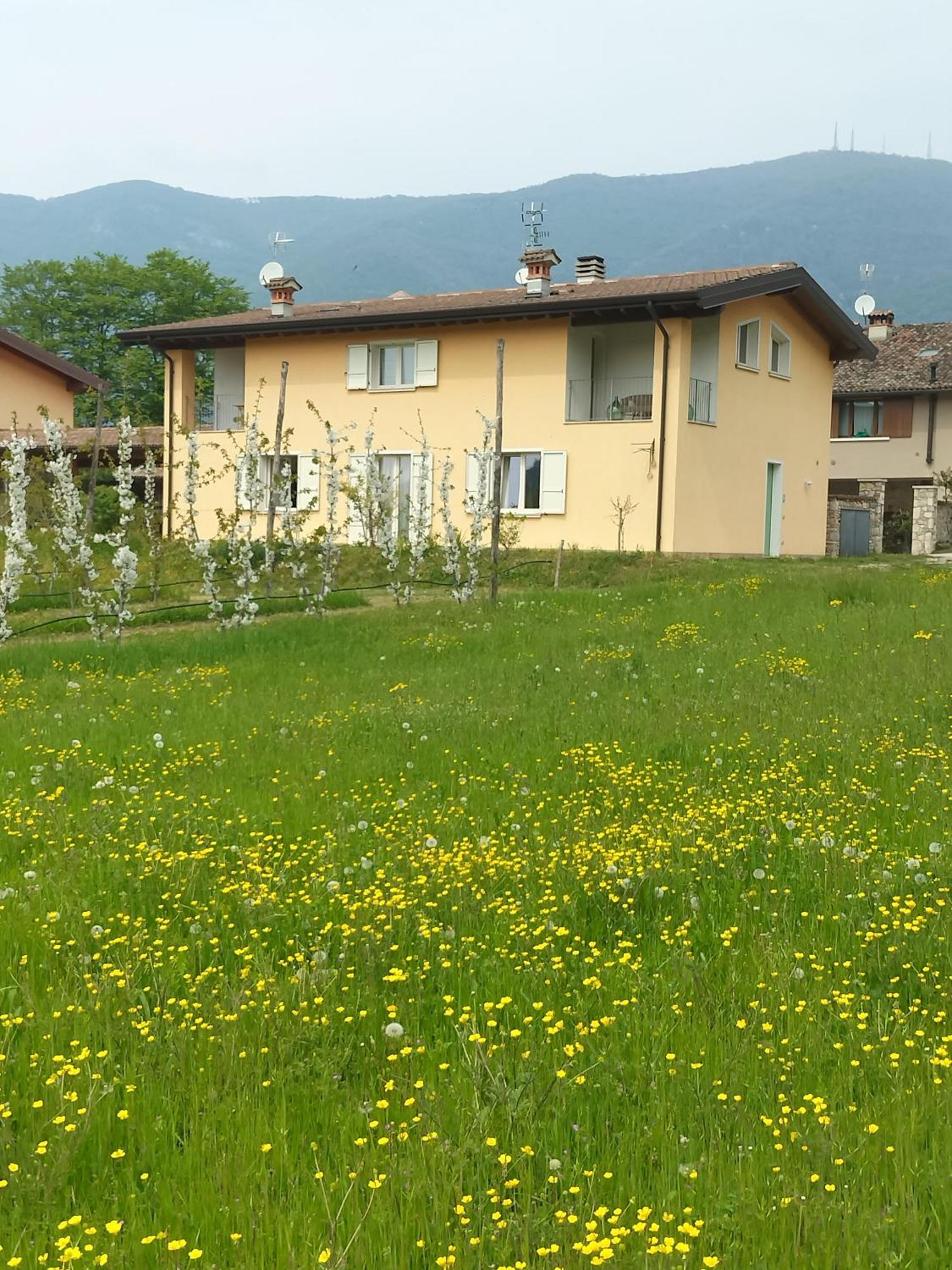 Cascina Legnago Trilocale A 6 Chilometri Da Salo' Apartment Villanuova sul clisi Ngoại thất bức ảnh