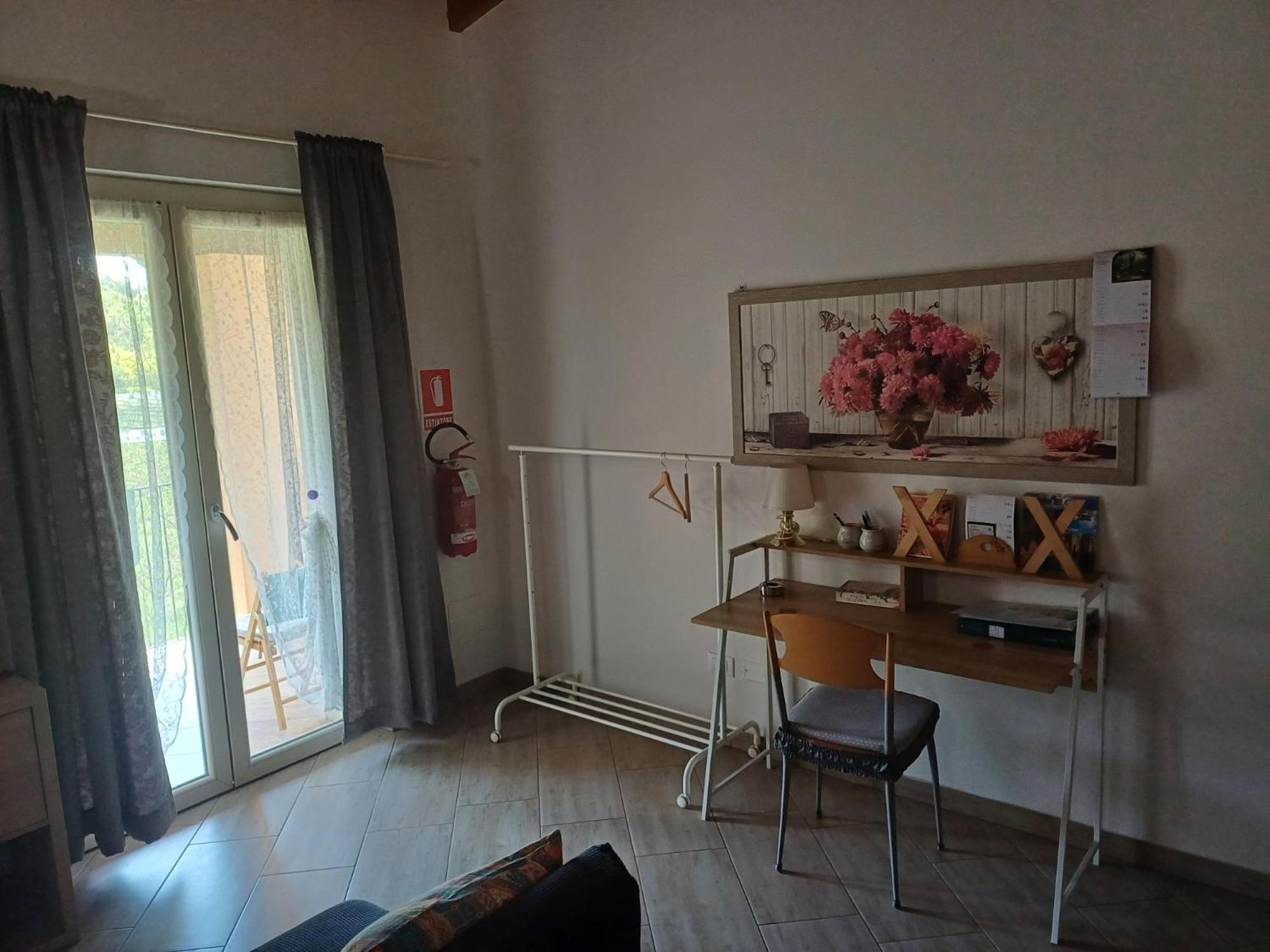 Cascina Legnago Trilocale A 6 Chilometri Da Salo' Apartment Villanuova sul clisi Ngoại thất bức ảnh